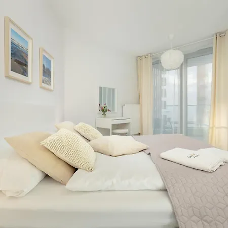 Pinea 103 - Z Widokiem Na Morze - Basen, Sauna, Jacuzzi W Cenie Pobytu! - Easy - Rent アパート *